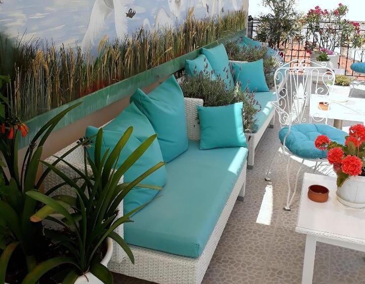 חדר סטודיו סטנדרד, Kastro