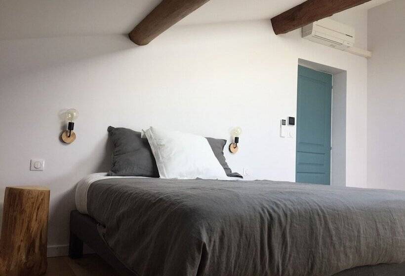 غرفة قياسية, La Garoffe