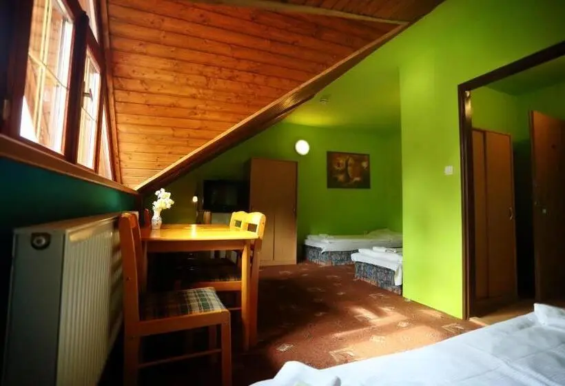 スタンダード4人部屋, Penzion šatovské Lípy