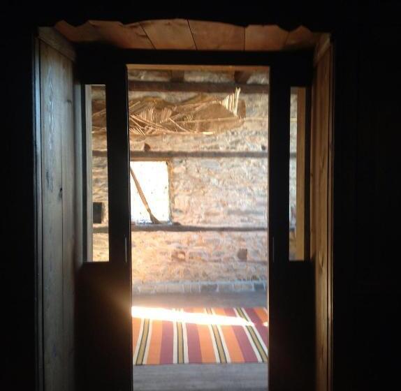 Люкс, Bazoteva House