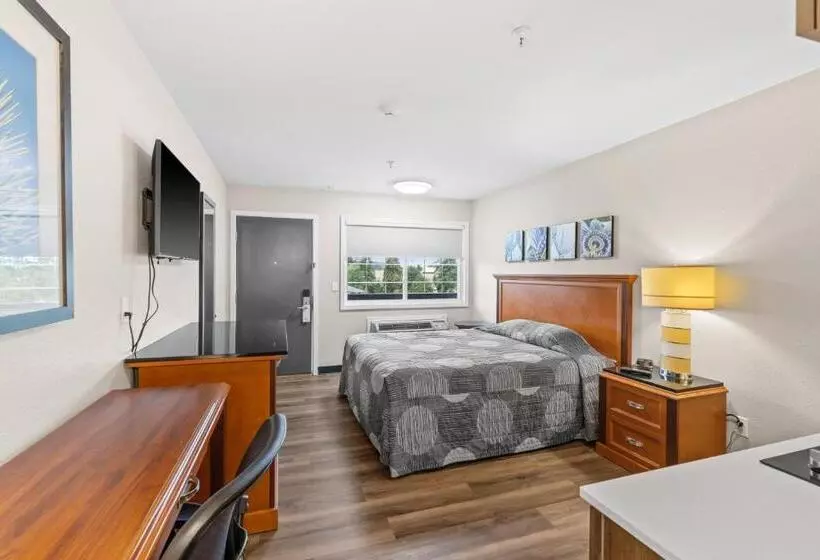 Standard-studio King-vuode, Basecamp Puyallup A Travelodge By Wyndham