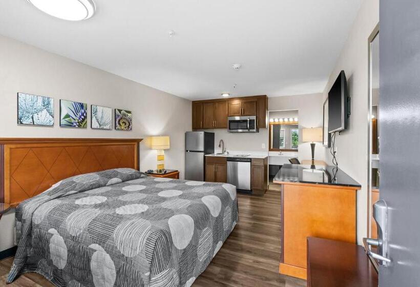 스탠다드 스튜디오 킹침대, Basecamp Puyallup A Travelodge By Wyndham