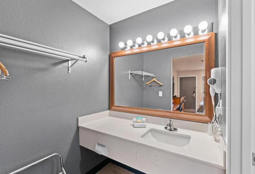 إستوديو قياسى سرير كينج, Basecamp Puyallup A Travelodge By Wyndham
