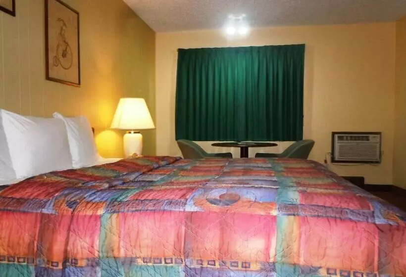 キングサイズベッドのスタンダードルーム, Red Lion Inn & Suites Yakima