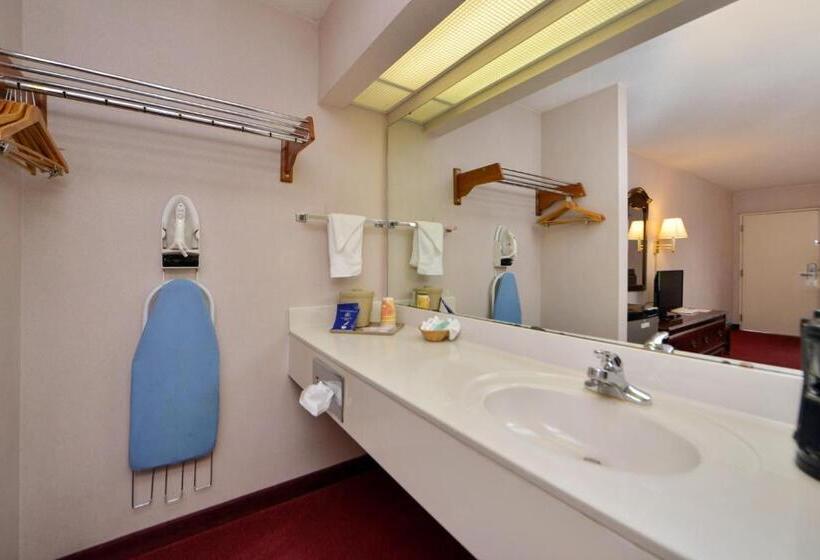 Номер Стандарт Кровать Кинг Адаптированный для Инвалидов, Nation S Inn