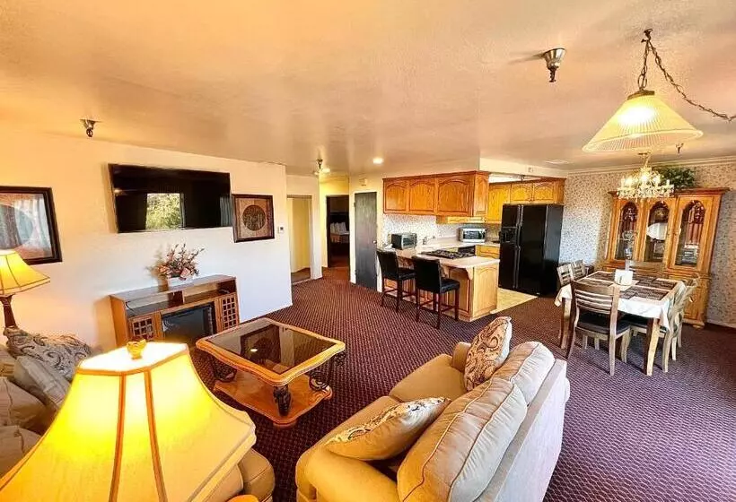سوئیت 2 خوابه, Oakridge Inn