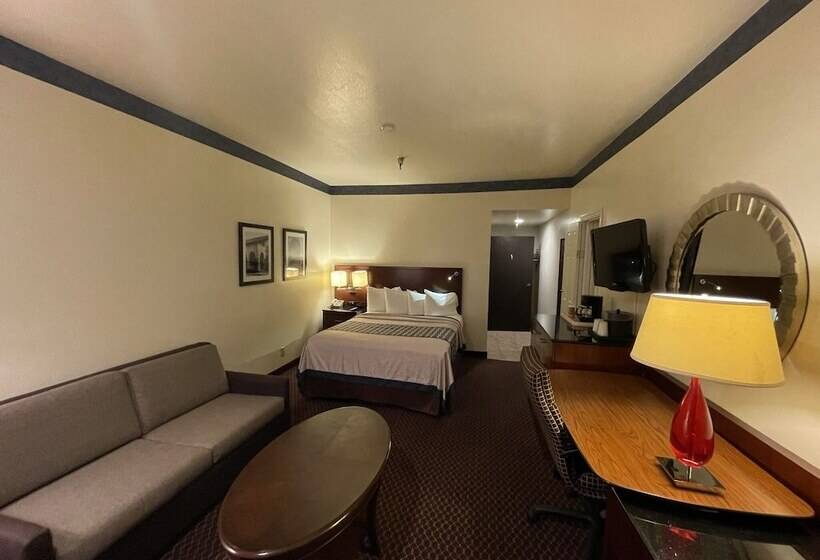 غرفة عائلية, Oakridge Inn