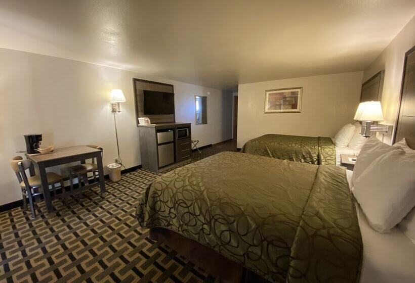 디럭스 룸, Motel In The Pines