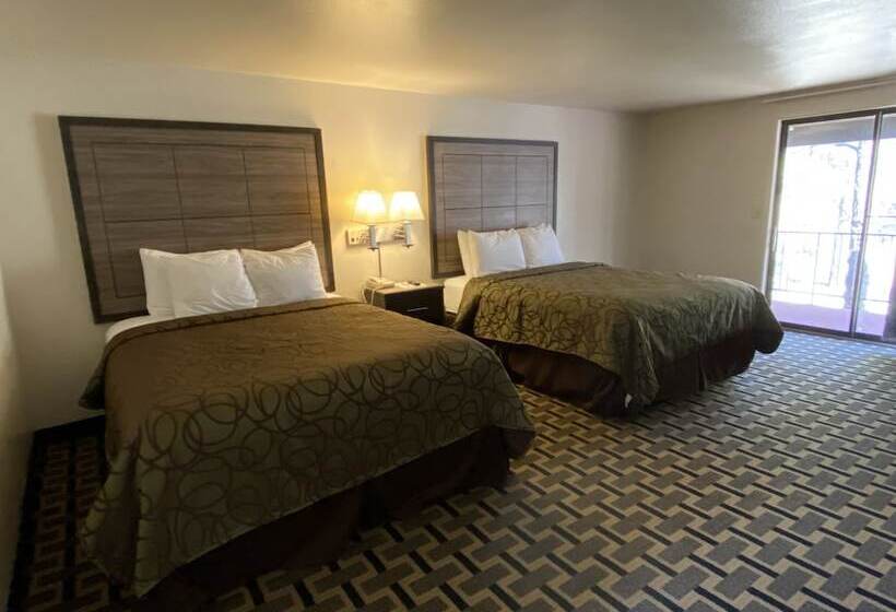 디럭스 룸, Motel In The Pines