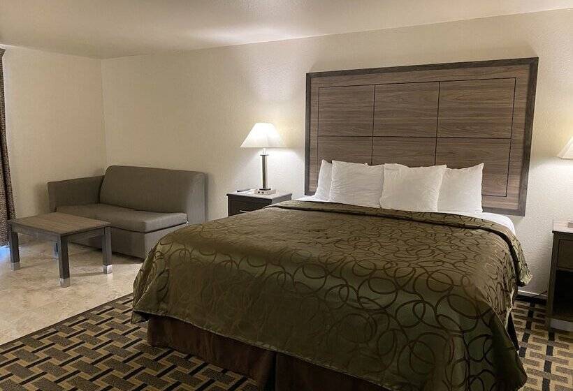 Номер Deluxe, Motel In The Pines