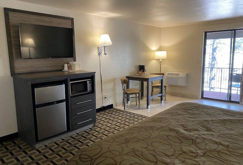 디럭스 룸, Motel In The Pines