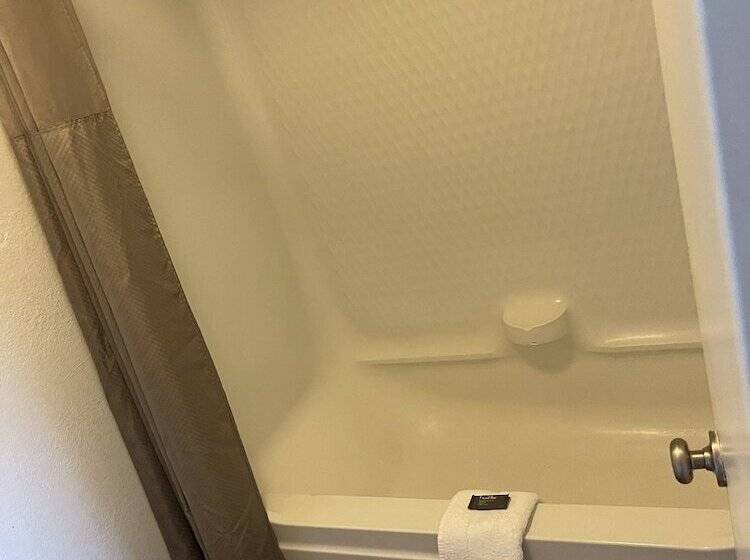 Номер Стандарт 2 Двуспальные Кровати, Travelodge By Wyndham Brattleboro Vt