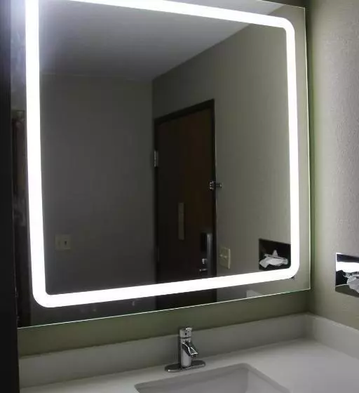 スタンダードルーム, Westbridge Inn And Suites