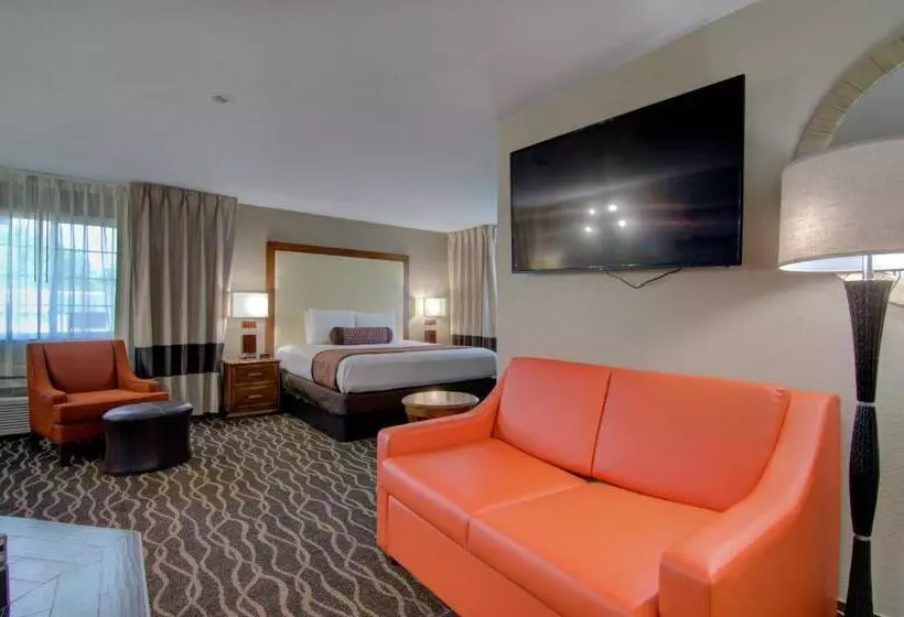 キングサイズベッドのスイートルーム, Westbridge Inn And Suites