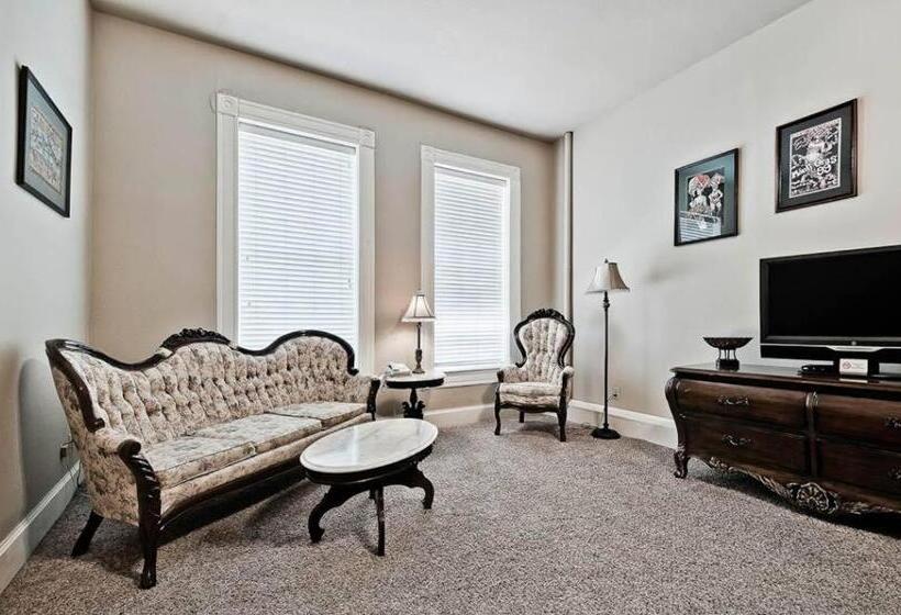 جناح سرير كينج, New Orleans Hotel Eureka Springs