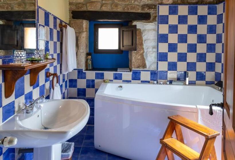 اتاق سوپریور با وان آب گرم, Posada Rural Sierra De Ibio