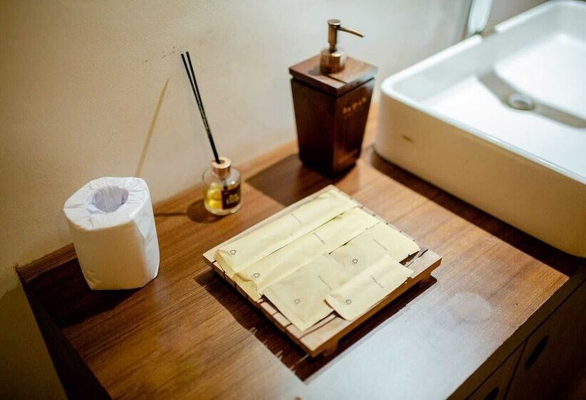 חדר סטנדרט עם מרפסת, Ratan Uluwatu Hotel And Villas