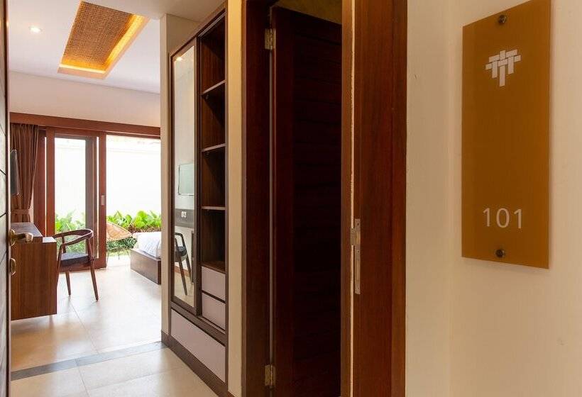 חדר סטנדרט עם מרפסת, Ratan Uluwatu Hotel And Villas