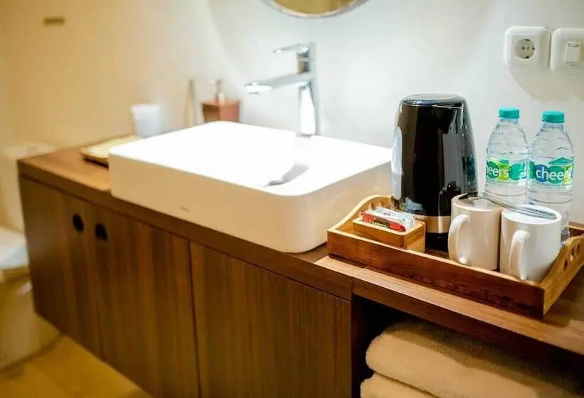 اتاق استاندارد با چشم‌انداز استخر, Ratan Uluwatu Hotel And Villas