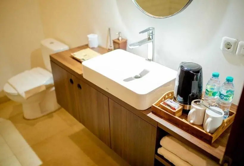اتاق استاندارد با چشم‌انداز استخر, Ratan Uluwatu Hotel And Villas