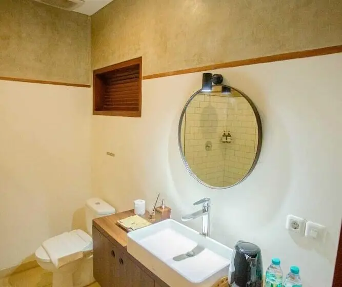اتاق استاندارد با چشم‌انداز استخر, Ratan Uluwatu Hotel And Villas