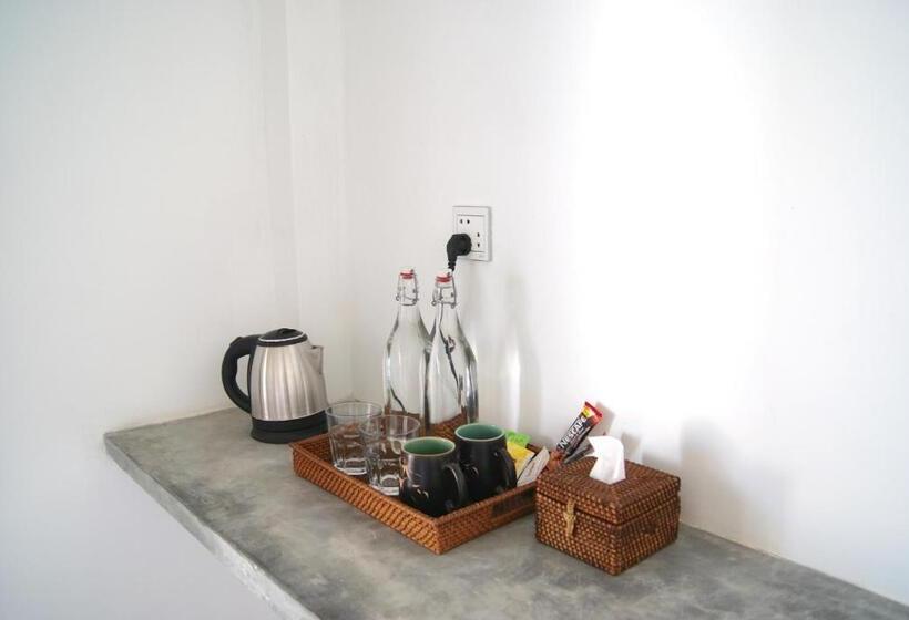 غرفة ديلوكس مطلّة علي البحر, The Secret Garden Koh Rong