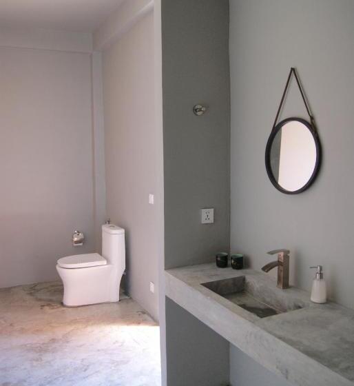 غرفة قياسية مطلّة علي البحر, The Secret Garden Koh Rong