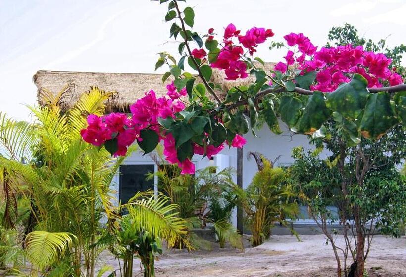 غرفة قياسية مطلّة علي الحديقة, The Secret Garden Koh Rong
