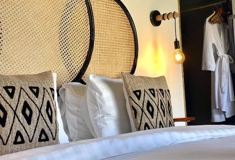 غرفة قياسية مطلّة علي الحديقة, The Secret Garden Koh Rong