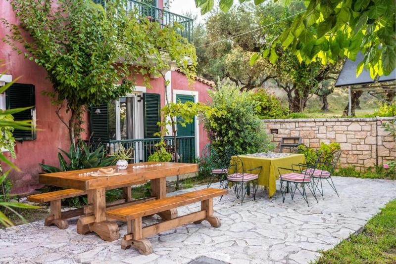 غرفة ديلوكس, The Secret Garden Koh Rong