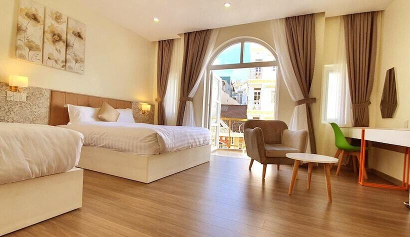 اتاق لوکس, Vy Anh