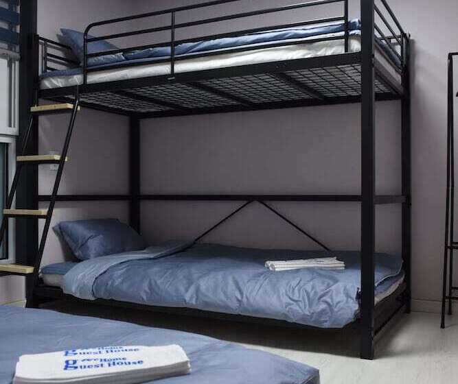 اتاق استاندارد سه نفره, We Home Guesthouse Hostel