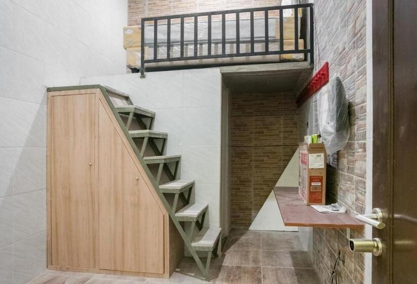 Standart Oda, Reddoorz @ Panglima Polim 2