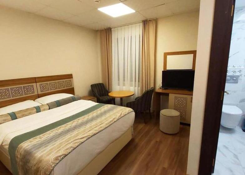 Standard-huone, Camelli̇a