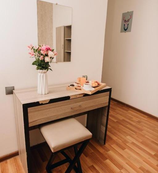 اتاق کلاسیک سه تخته, Nuryan Hotel Yerevan