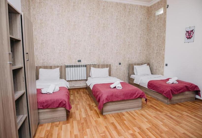 اتاق کلاسیک سه تخته, Nuryan Hotel Yerevan