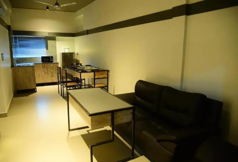 سوییت, Super Townhouse Oak Mangalore