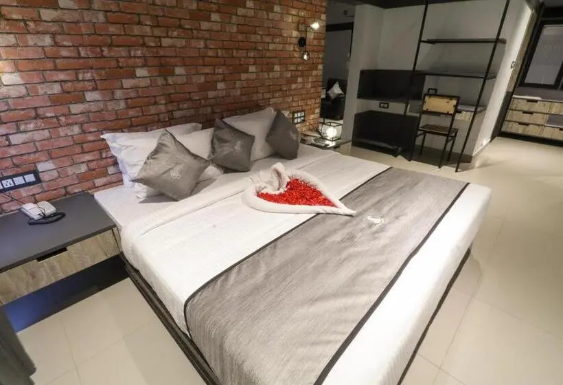 سوییت, Super Townhouse Oak Mangalore