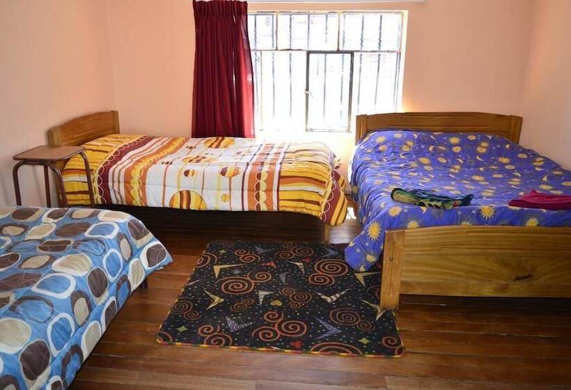 اتاق استاندارد سه تخته با سرویس بهداشتی مشترک, Hostal Florencia