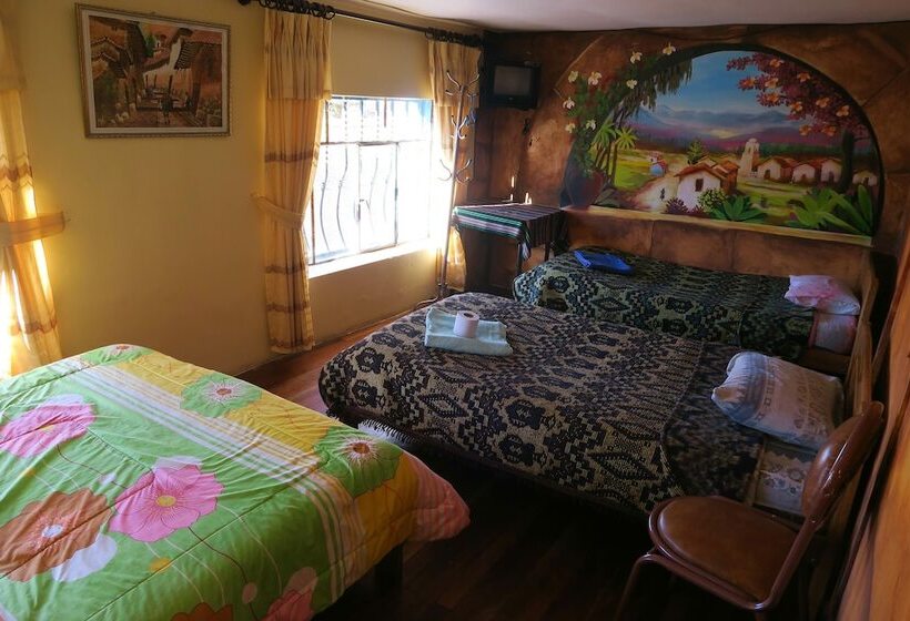 اتاق استاندارد سه تخته با سرویس بهداشتی مشترک, Hostal Florencia