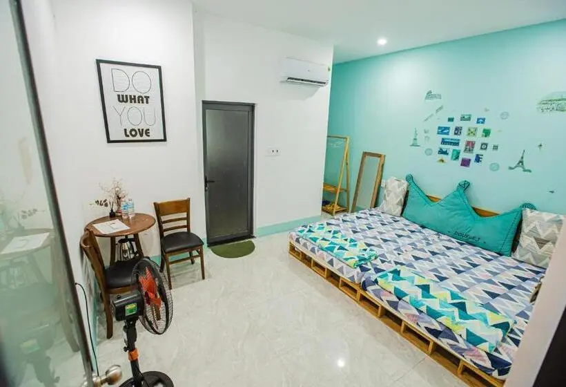 اتاق استاندارد چهار تخته, 1984house