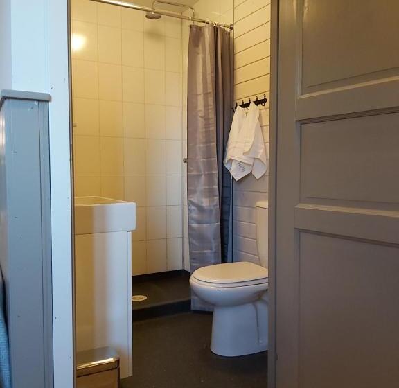 استودیوی استاندارد, Riverfront Lodge Hella