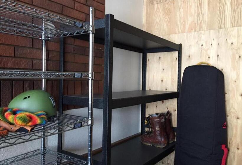 Yatak Paylaşımlı Oda, Niseko Hirafu Tsukushi