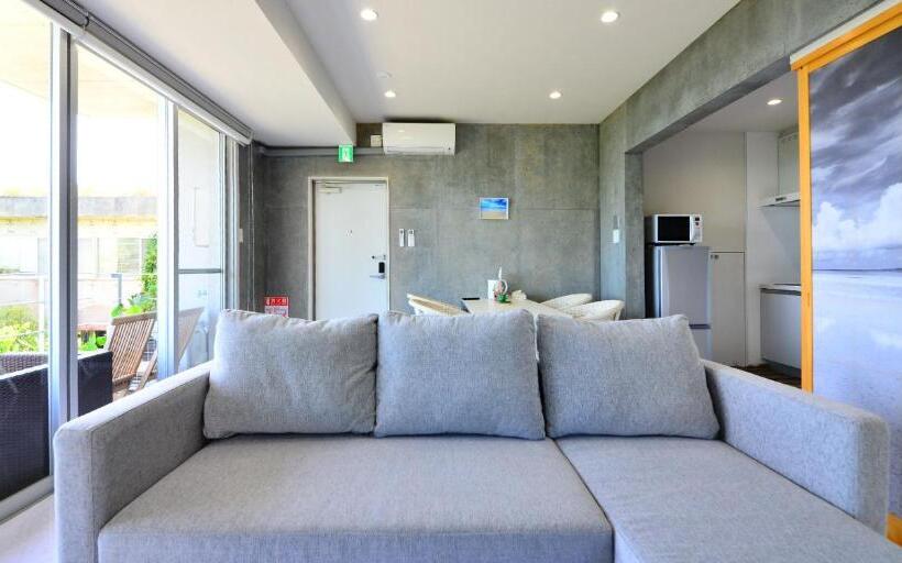 סוויטת דלוקס נוף לים, Sou東恩納