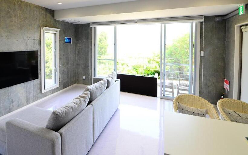 סוויטת דלוקס נוף לים, Sou東恩納