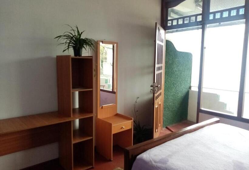 豪华三人间, Il Villino Haputale