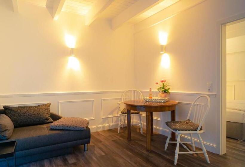 Люкс Вид на Сад, Rosenhof Lodge