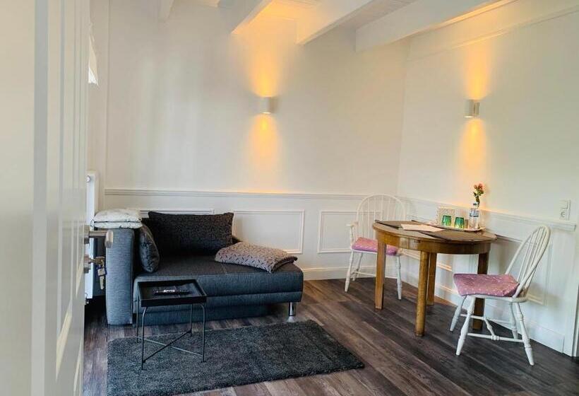 Люкс Вид на Сад, Rosenhof Lodge