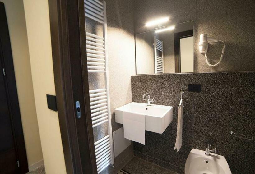 חדר סטנדרט יחיד, Elda