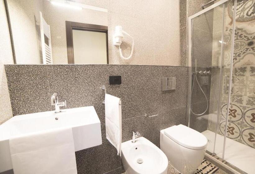 חדר סטנדרט, Elda